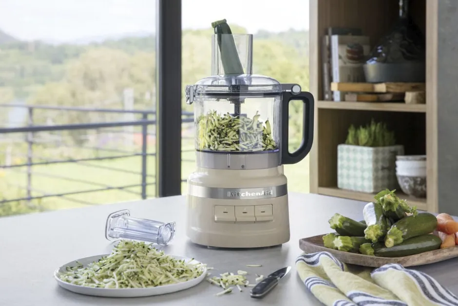 Køkkenmaskiner<KitchenAid 7 Cup foodprocessor creme