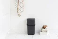 Skraldespande<Brabantia Affaldsspand m/låg sort.kon. 12 ltr