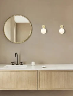Væglamper<Nuura Apiales Wall Hard-wired, brushed brass / opal
