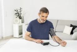 Elektronik<Beurer blodtryksmåler til overarm BM 64