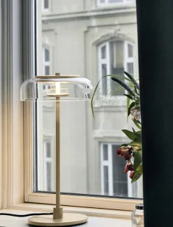 Bordlamper<Nuura Blossi Table, nordic gold / clear