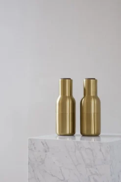 Køkkenartikler<Audo Copenhagen Bottle Grinder, Brushed Brass, Waln