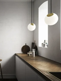 Pendler<Nordic Tales Bright Spot Brass - Black cable