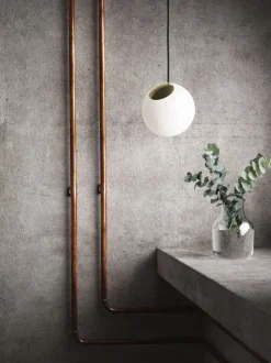 Pendler<Nordic Tales Bright Spot Brass - Black cable