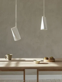 Pendler<Moebe Ceramic Pendant, Narrow White