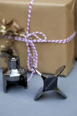Bar & Vin<Le Creuset Crown prop