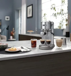Kaffe & Te<Delonghi Dedica Duo EC890. M espressomaskine