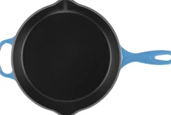 Gryder & Pander<Le Creuset Dyb Stegepande i støbejern 26cm Azure Blue