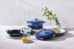 Gryder & Pander<Le Creuset Dyb Stegepande i støbejern 26cm Azure Blue