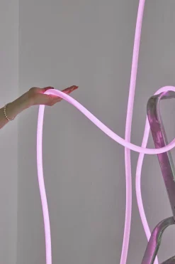 Lyskæder<Studio About FLEX TUBE, 5 M, BRIGHT PINK