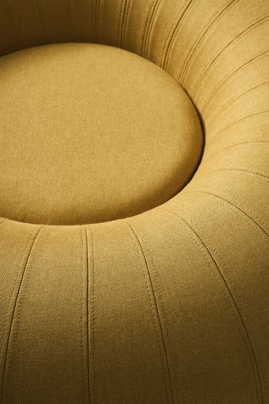 Møbler<Studio About FLOAT, MEDIUM, OCHRE
