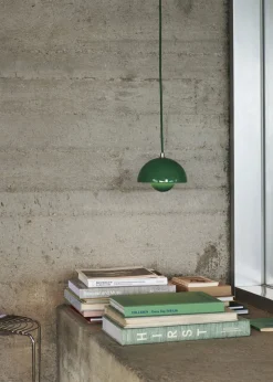 Pendler<&Tradition Flowerpot Pendant VP10 Signal green