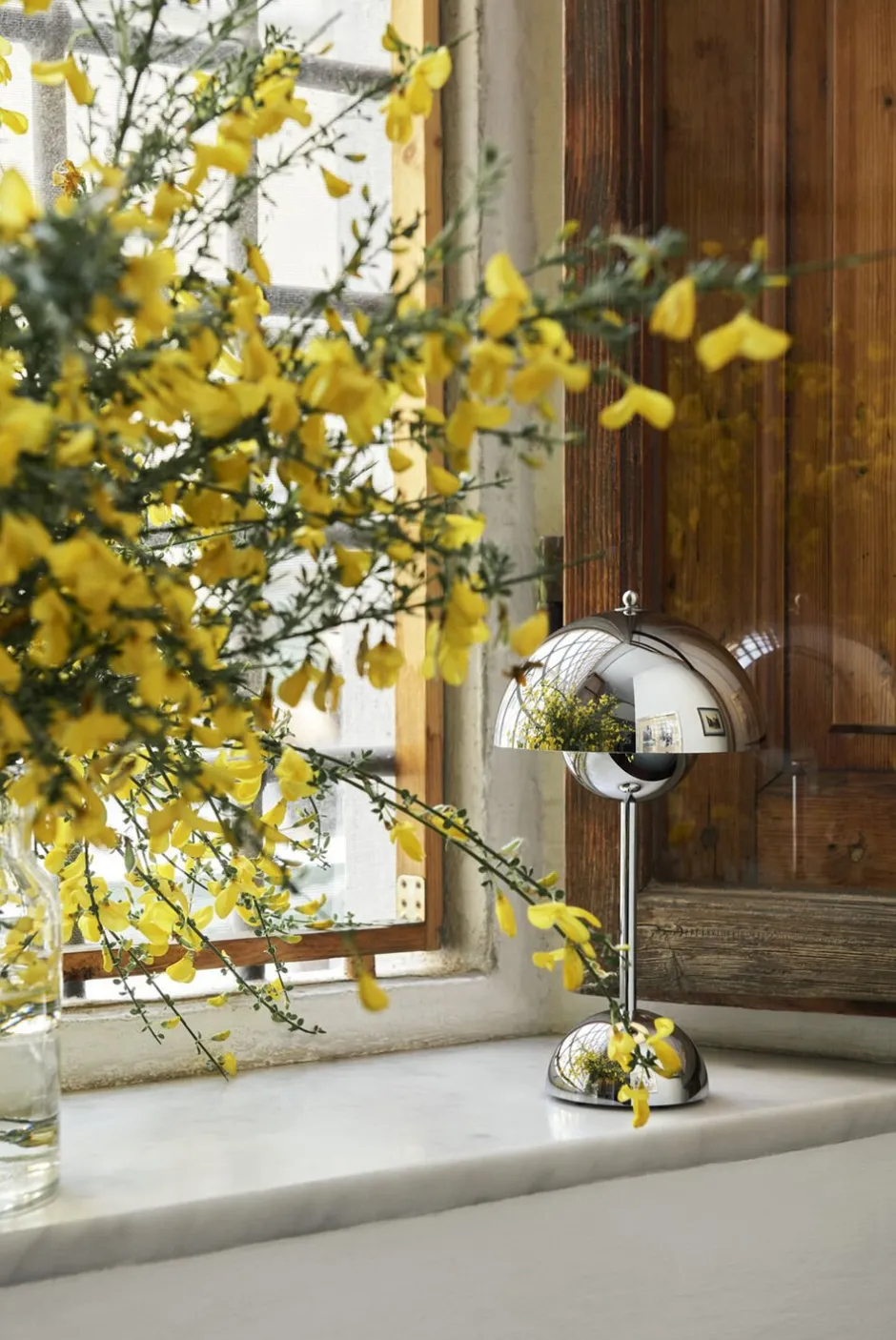Bordlamper|Trådløse Lamper<&Tradition Flowerpot Portable Lamp VP9, Magnetic Charger Chrome-plated