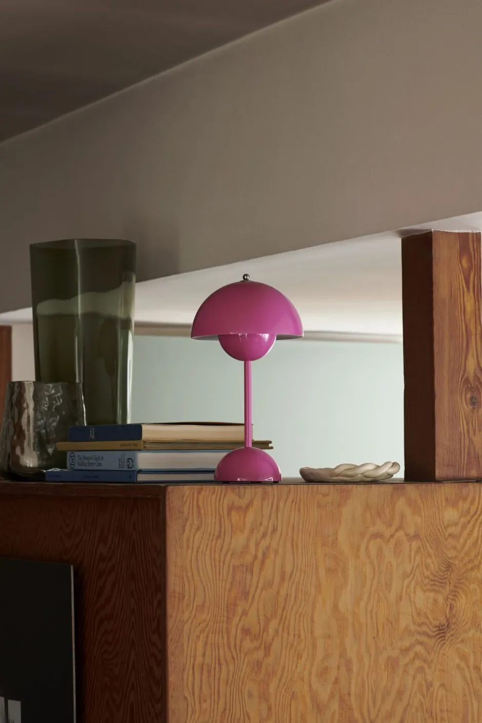 Bordlamper|Trådløse Lamper<&Tradition Flowerpot Portable Lamp VP9, Magnetic Charger Tangy pink