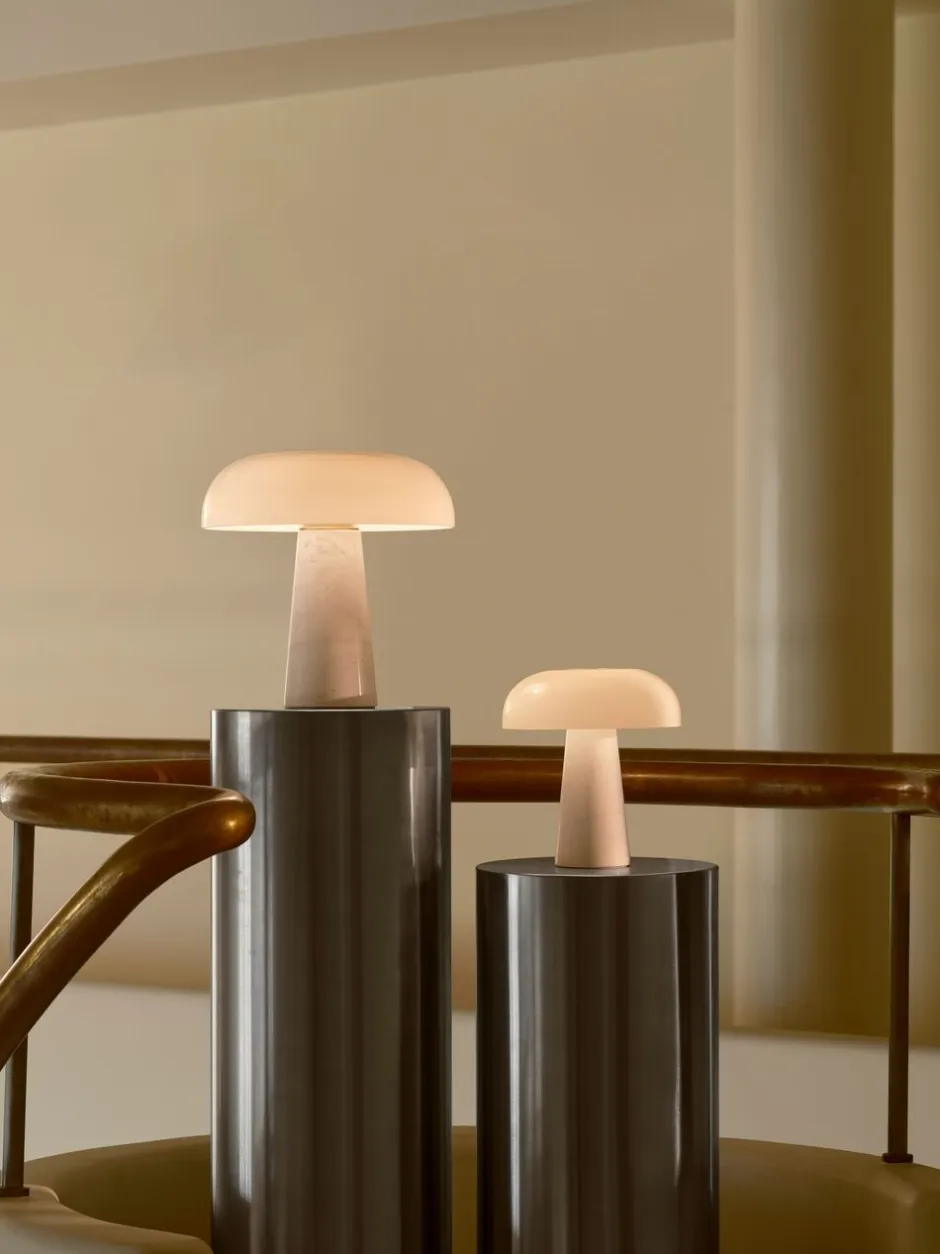 Bordlamper<DFTP Glossy Table Lamp Opal white