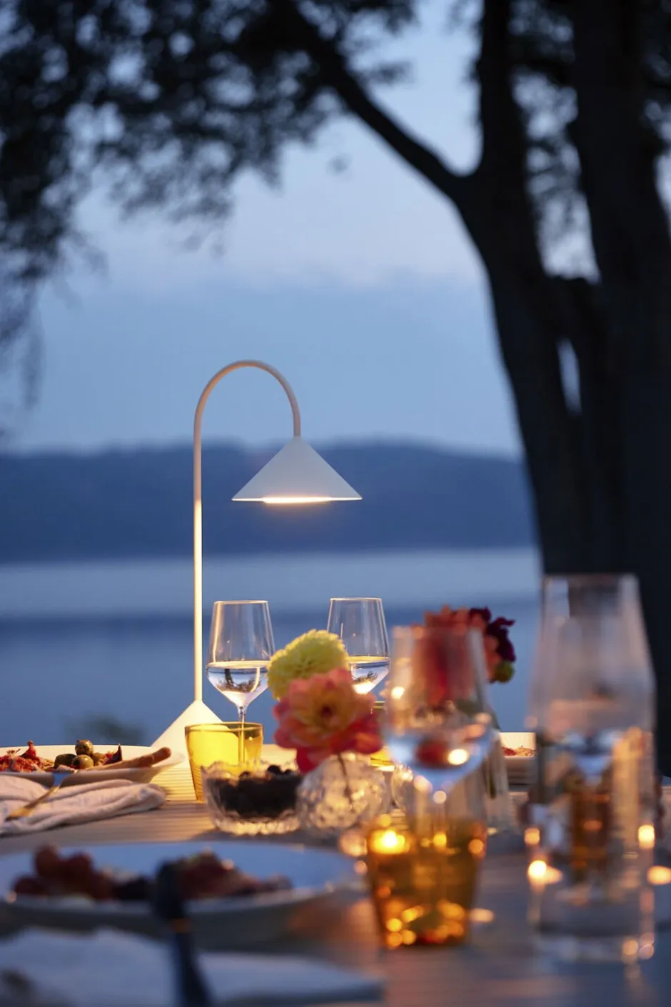Trådløse Lamper<Frandsen Grasp Portable Table Lamp H47 Matt white