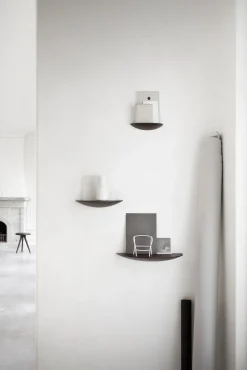 Møbler<Audo Copenhagen Gridy Fungi hylde mørkebrun M&oslash;rkebrun