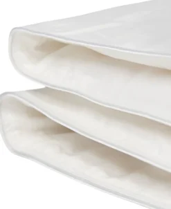 Dyner<Magasin du Nord Collection Guld Moskusdun Baby dyne - Let 70x100 cm.