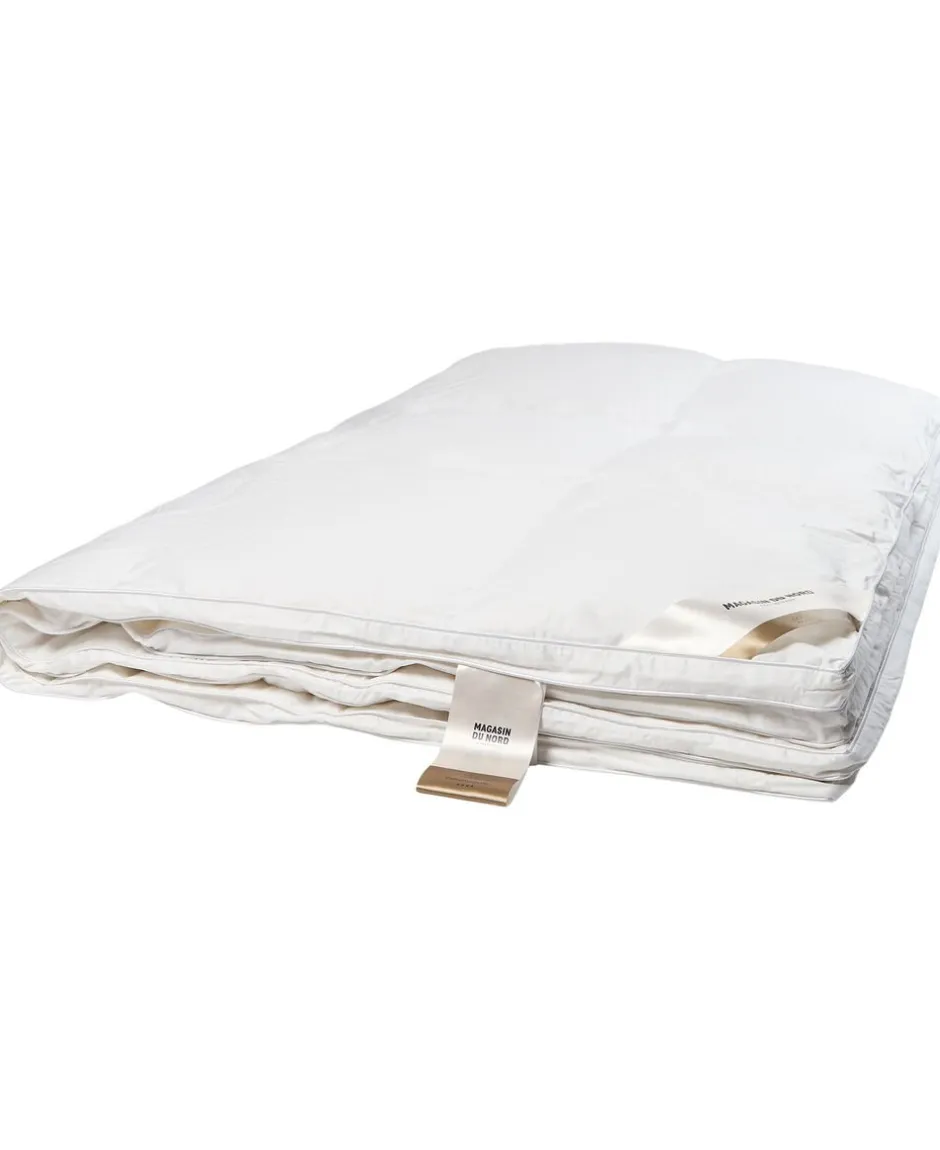 Dyner<Magasin du Nord Collection Guld Moskusdun Dyne - Let 140x220 cm.
