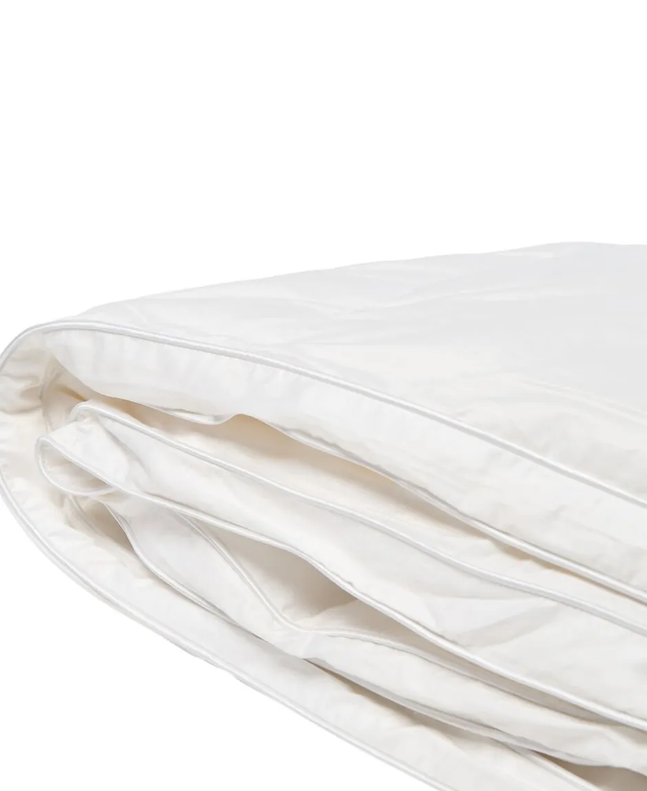Dyner<Magasin du Nord Collection Guld Moskusdun Dyne - Let 140x200 cm.