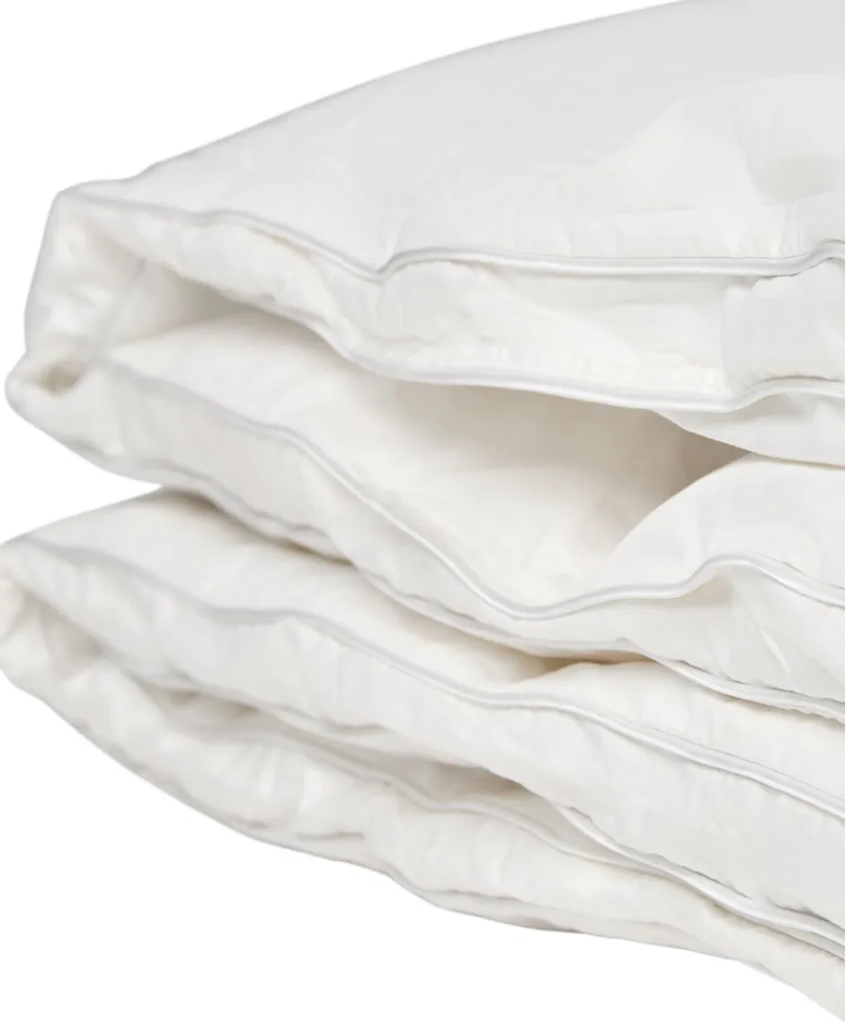 Dyner<Magasin du Nord Collection Guld Moskusdun Dyne - Varm 240x220 cm.