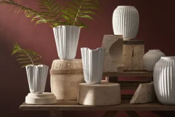 Vaser & Urtepotteskjulere<Kähler Hammershøi Unfold Vase H20. 5 cm hvid