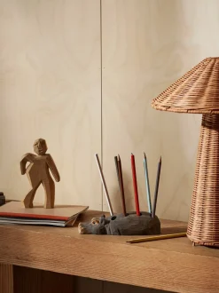 Kontorartikler<Ferm Living Hippo Pencil Holder - Hand-carved