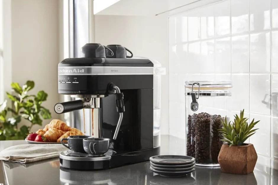 Kaffe & Te<KitchenAid ARTISAN ESPRESSOMASKIN - ARTISAN I MATTE BLACK 5K