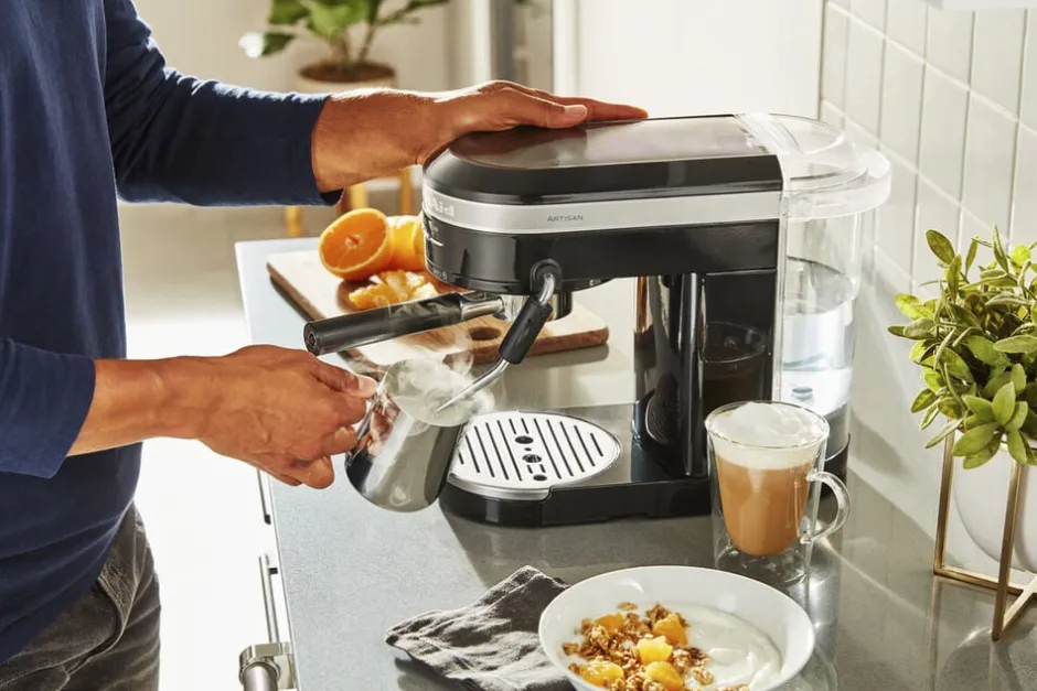 Kaffe & Te<KitchenAid ARTISAN ESPRESSOMASKIN - ARTISAN I MATTE BLACK 5K