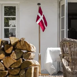 Figurer & Skulpturer<Langkilde & Søn Luksus Egetræs Flagstang med Dannebrog
