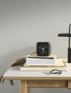 Ure & Vejrstationer<Stelton Okiru vækkeur black