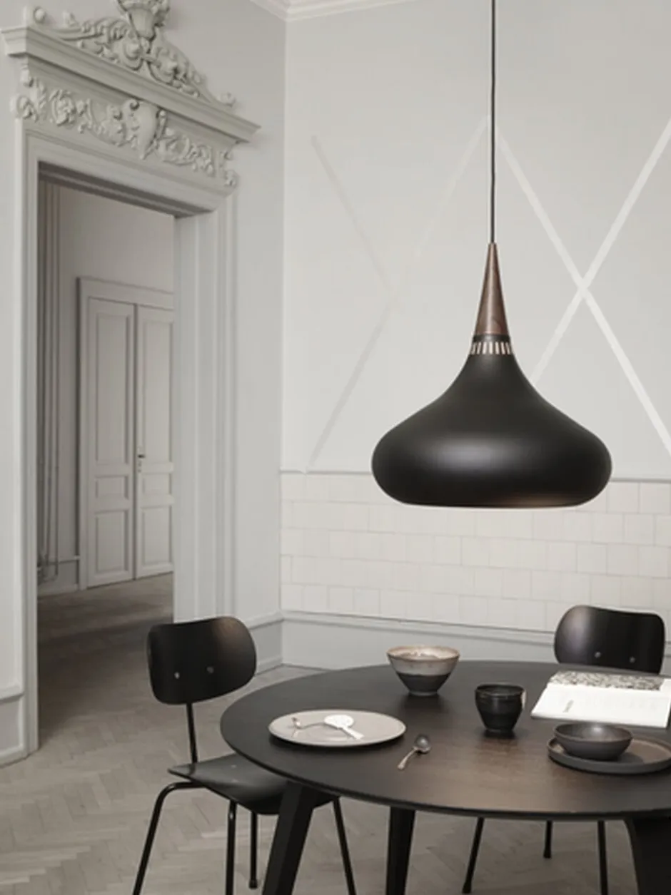 Pendler<Fritz Hansen Orient™ P2, Black/Rosewood