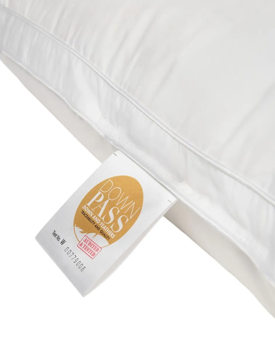Hovedpuder<Magasin du Nord Collection Premium 3-Lags pude Mellem 60x63 cm.