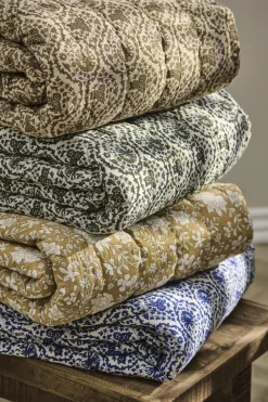Plaider<Ib Laursen Quilt Ane hvid m/myrtle green mønster