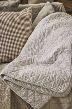 Plaider<Ib Laursen Quilt mælkedrengestriber Hvid/jordfarved
