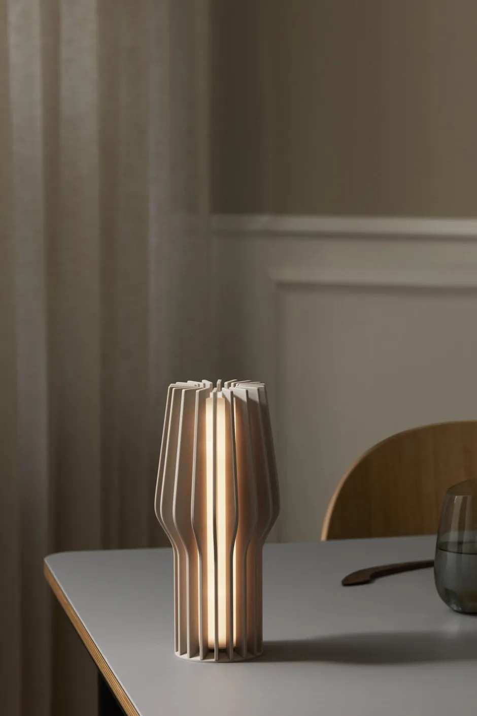 Bordlamper<Eva Solo Radiant LED Portable Table Lamp Pearl beige