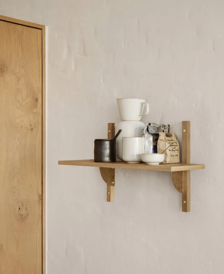 Møbler<Ferm Living Sector Shelf S/N - Oak - Brass