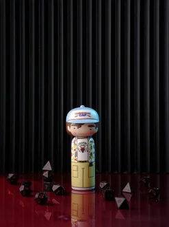 Figurer & Skulpturer<Lucie Kaas Sketch.inc - Kokeshi | Stranger Things - Dustin Henderson