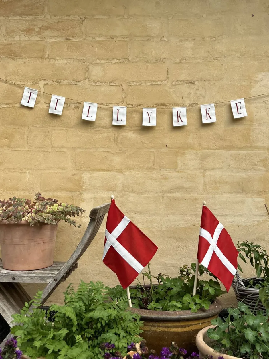 Figurer & Skulpturer<Langkilde & Søn Stofflag på pind 3 stk hurraflag