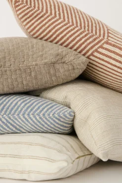 Puder<Magasin du Nord Collection Stripe, pyntepude