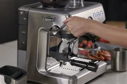 Kaffe & Te<SAGE The Barista Express Impress Brushed Steel