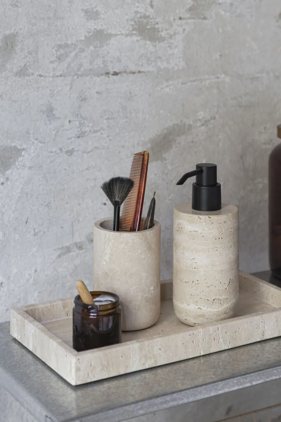 Badeværelsestilbehør<Mette Ditmer TRAVERTINE toothbrush holder