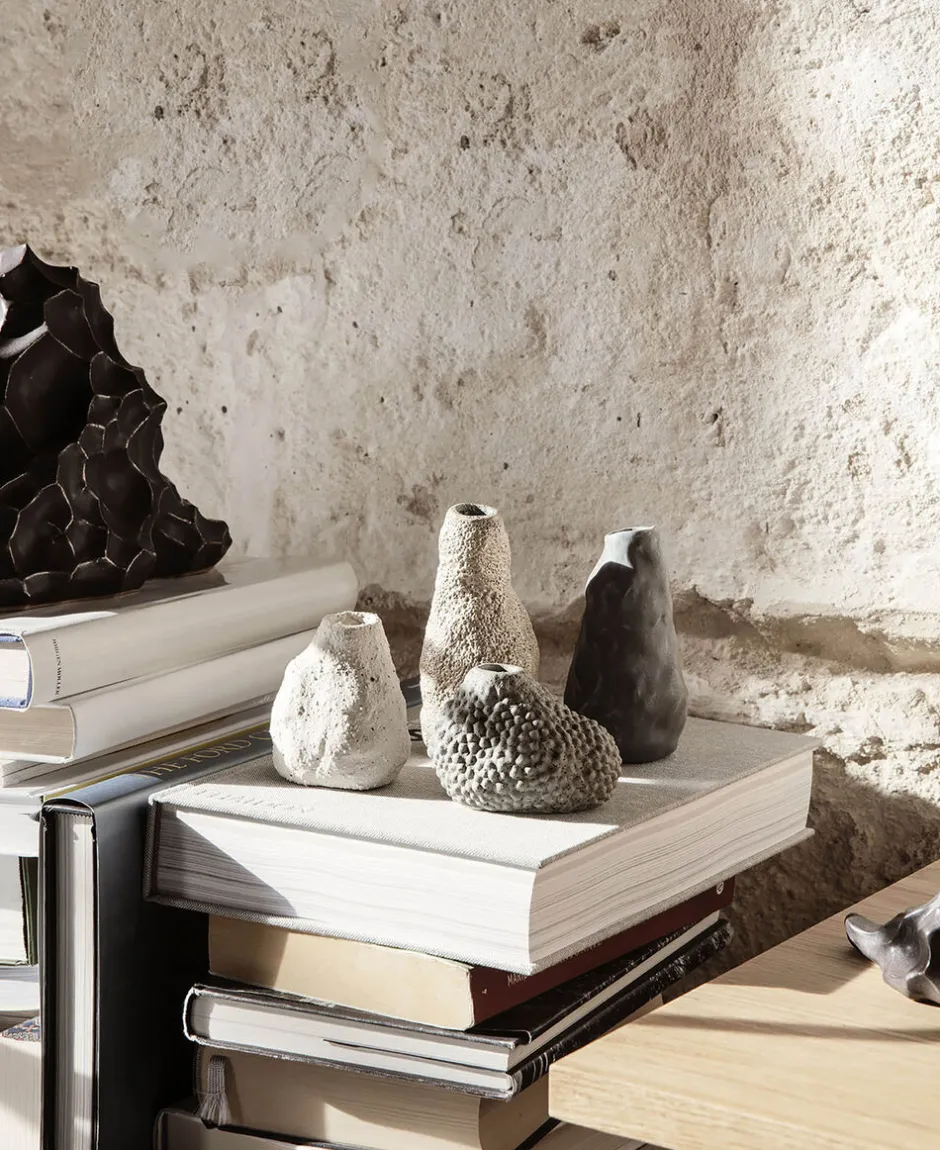 Vaser & Urtepotteskjulere<Ferm Living Vulca Mini Vase - Off-white stone