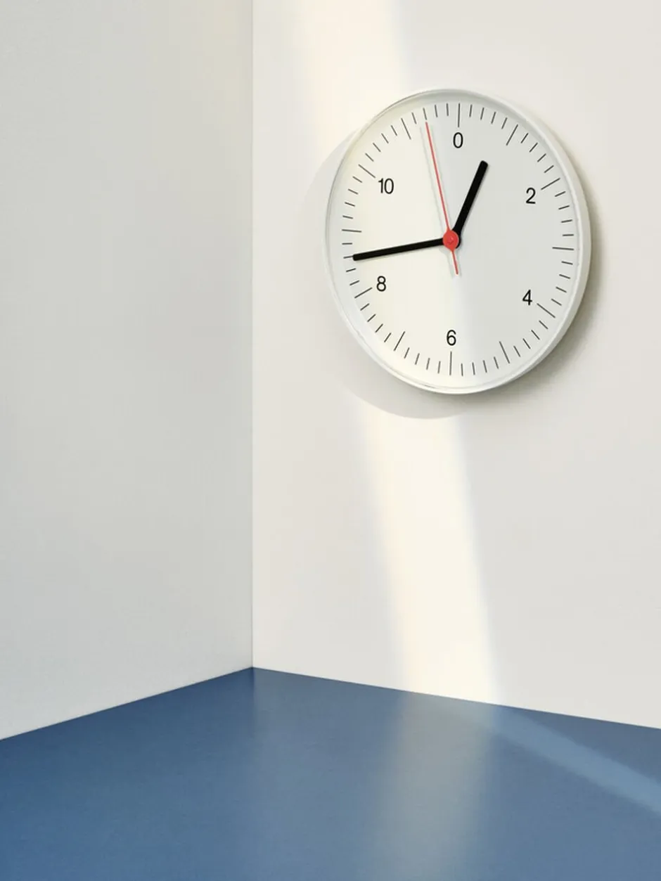 Ure & Vejrstationer<Hay Wall Clock-White