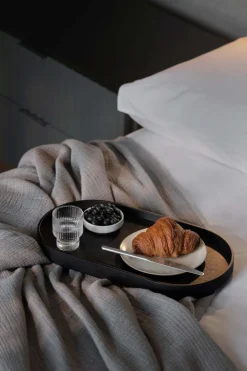 Opbevaring<Ekta Living Wood Tray, Big, Black Oak, 31x47x3,5 cm